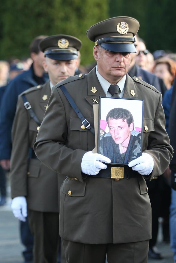 Nicolierovi posmrtni ostaci pronađeni su stotinjak metara od hangara u kojemu je nakon pada Vukovara bio zatočen, gdje je i ubijen.