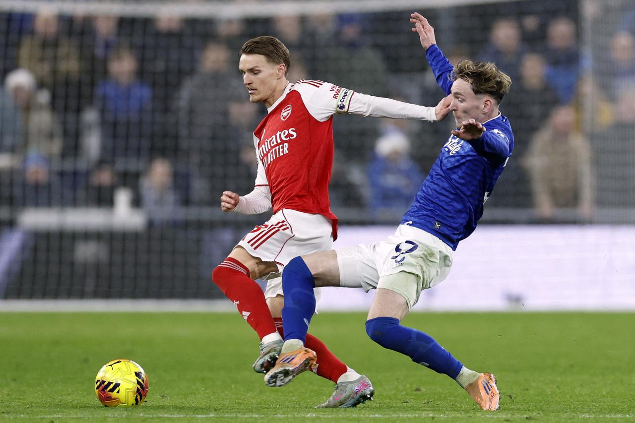 Premier League - Everton v Arsenal