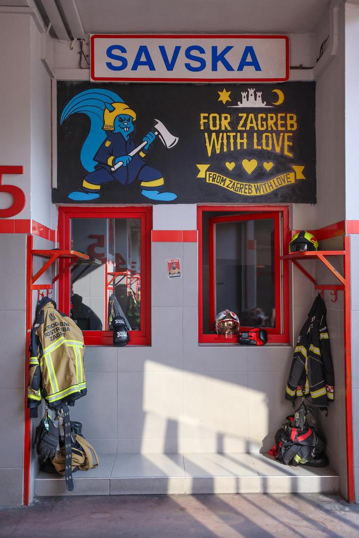 Nakon dugog izbivanja pokušao se vratiti u meču s jednako legendarnim Jonom Jonesom.