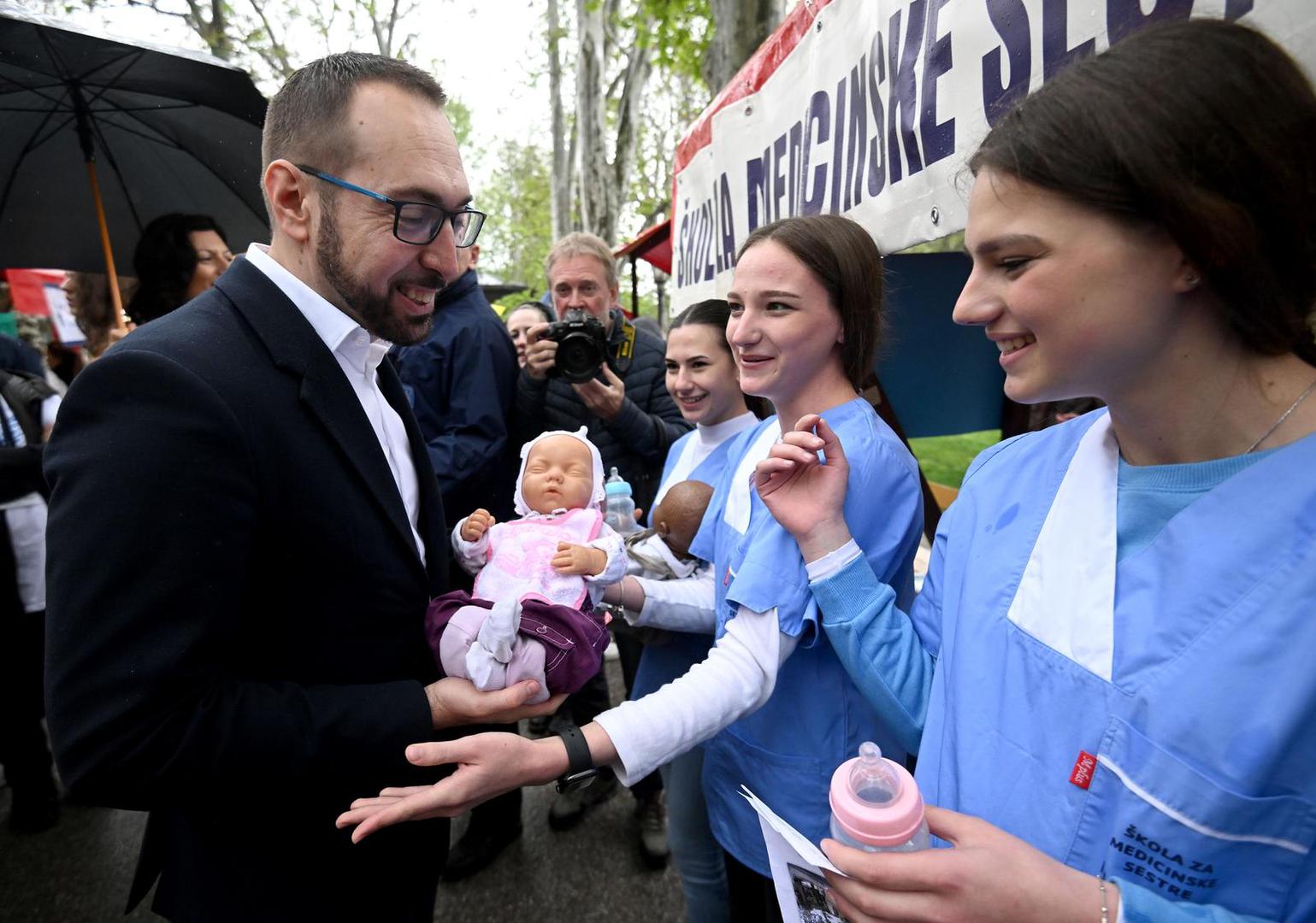 12.05.2023., Zagreb - Gradski ured za obrazovanje, sport i mlade ove godine po 17. put organizira manifestaciju Dojdi osmas, Zagreb te zove, tijekom koje srednje skole Grada Zagreba predstavljaju svoje obrazovne programe ucenicima osmih razreda osnovnih skola kako bi im odluku o izboru primjerene skole i nastavku obrazovanja ucinile sto laksom. Photo: Marko Lukunic/PIXSELL
