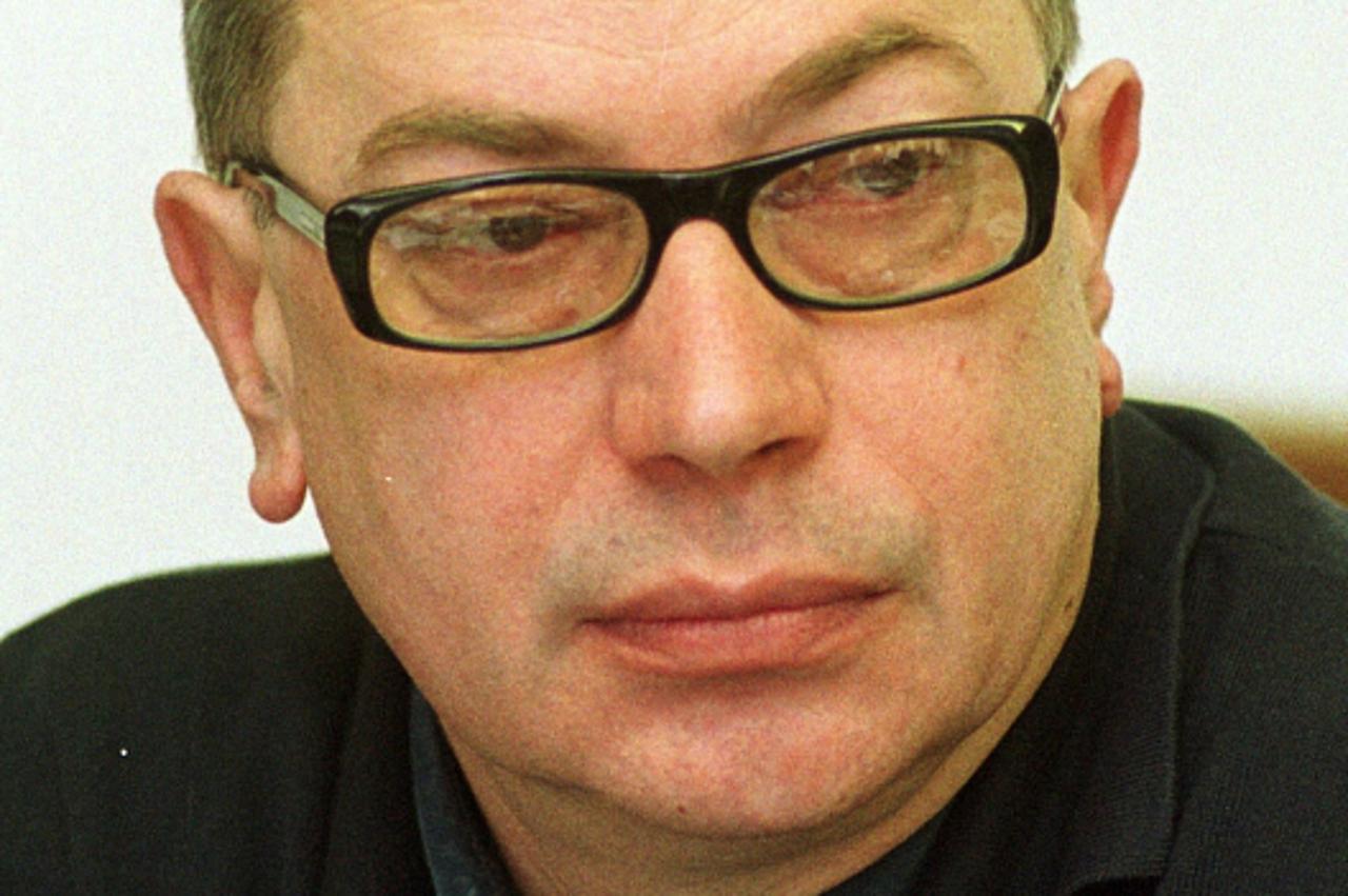 autor romana \"život bez imena\" vladimir stojsavljević 