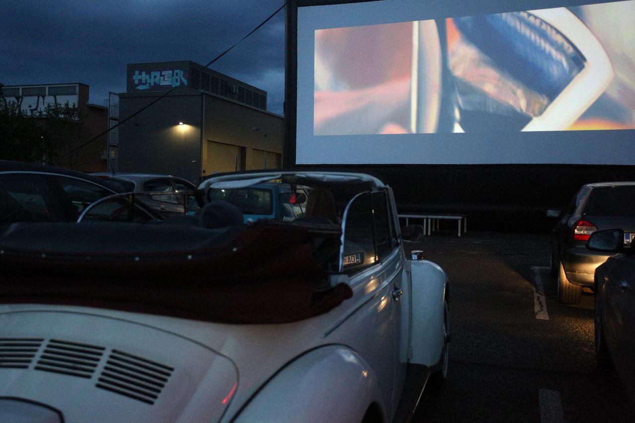 Zagreb: Drive-in kino na parkiralištu na Prisavlju