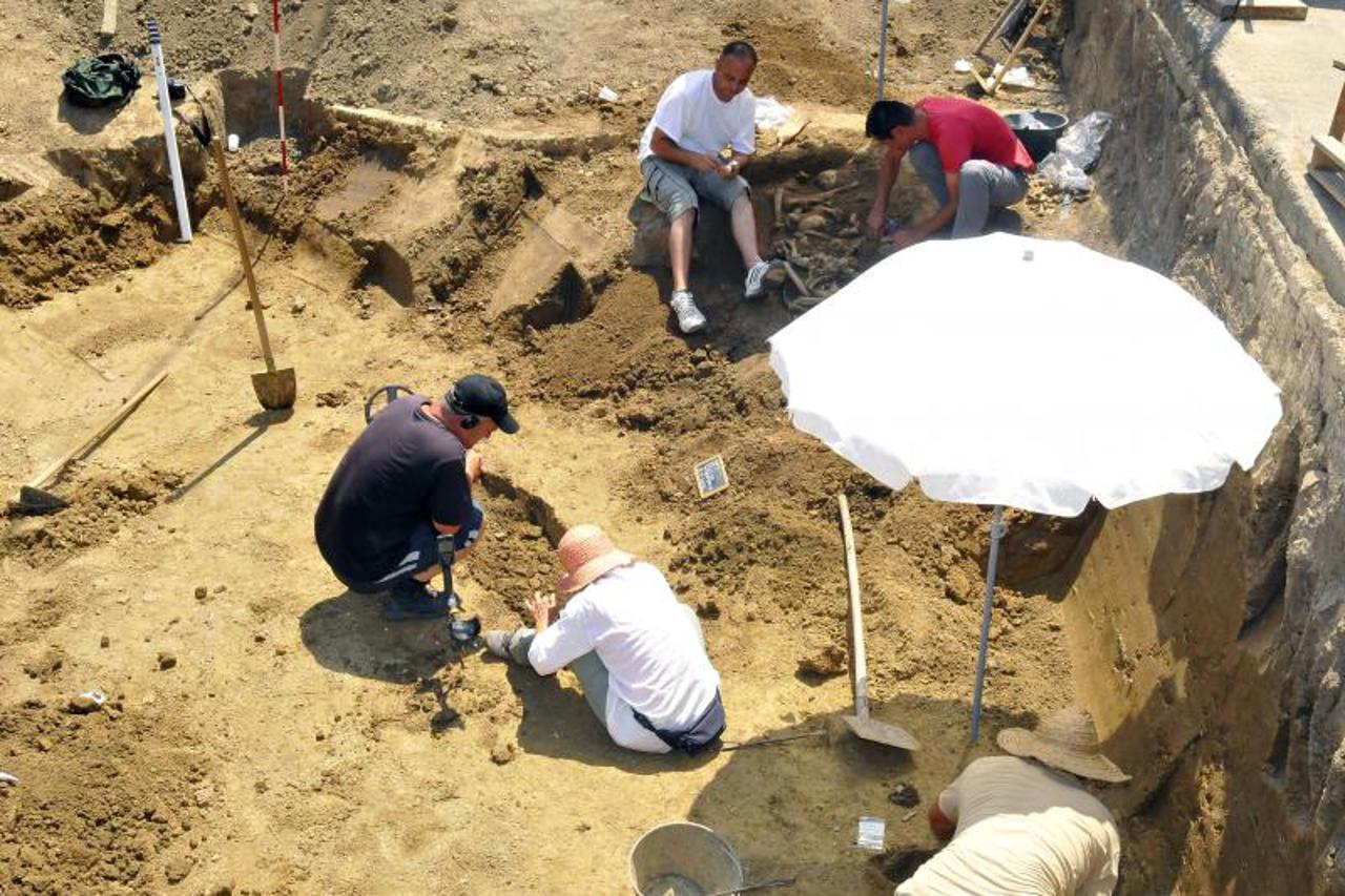 arheolozi, Vinkovci (1)