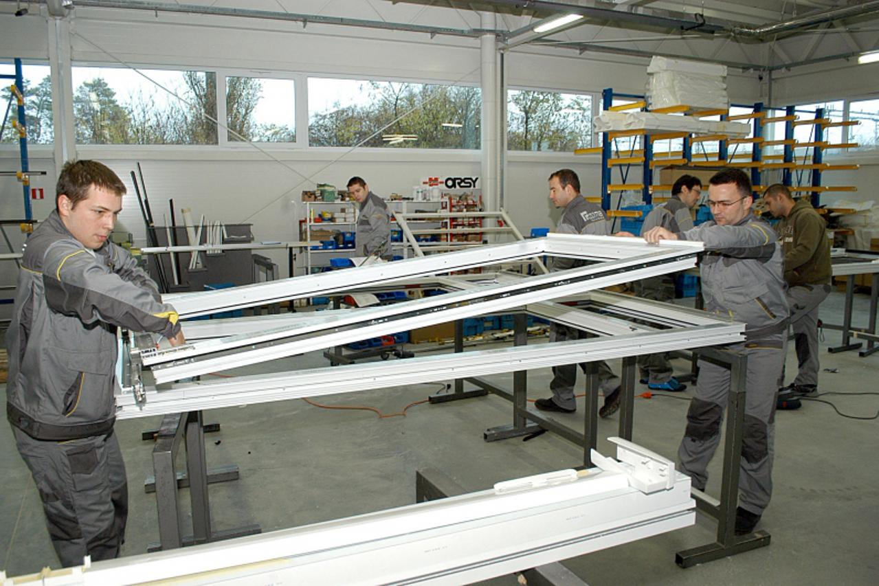 '04.09.2013., Sisak - Tvrtka ZOMA koja se bavi proizvodnjom PVC stolarije dobila je drzavne poticaje.(ARHIVA) - za Regije Sisak. Photo: Nikola Cutuk/PIXSELL'