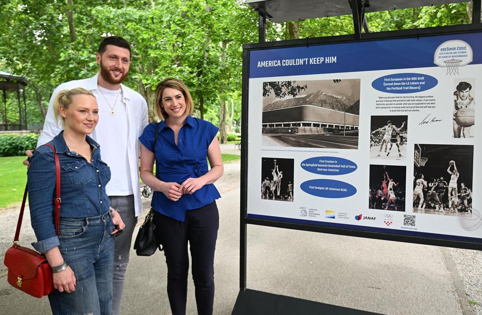 Zagreb: Izložba o Krešimiru Ćosiću na Zrinjevcu