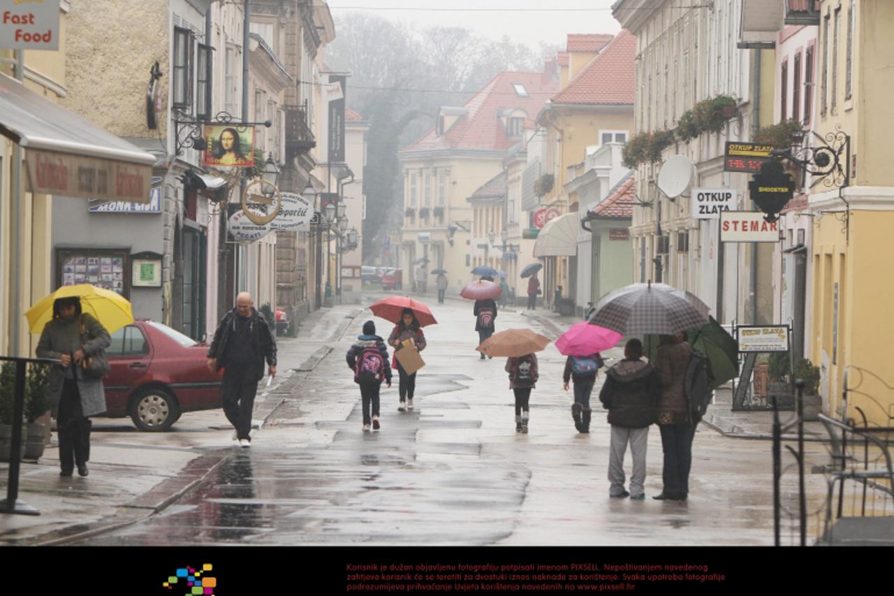 '12.11.2012., Karlovac - Nekad najprometnija ulica u sredistu Karlovca - Radiceva ulica ceka obnovu.  Photo: Kristina Stedul Fabac/PIXSELL'