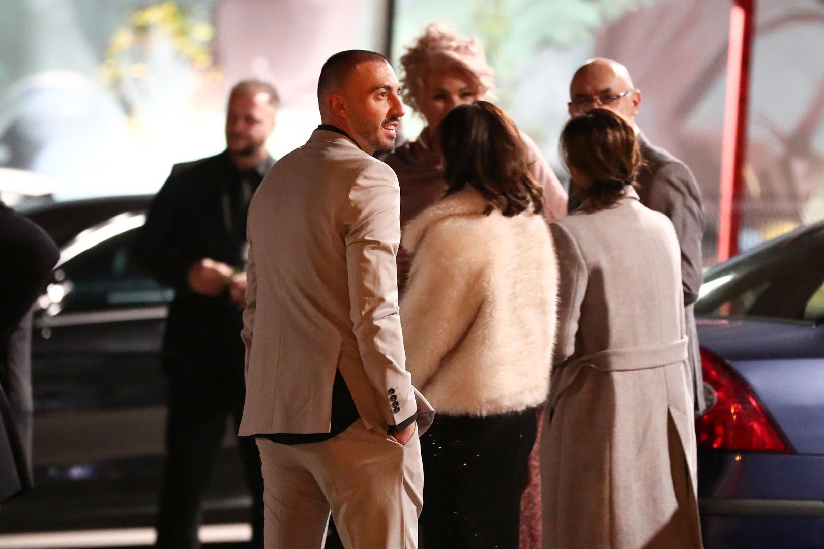 Sandra je jako uzbuđena, a vjenčanje je isplanirala do najsitnijih detalja. Na svečanosti kao što je ova, pozvani su samo najuži krug obitelji i prijatelja – rekao nam je njezin blizak izvor.