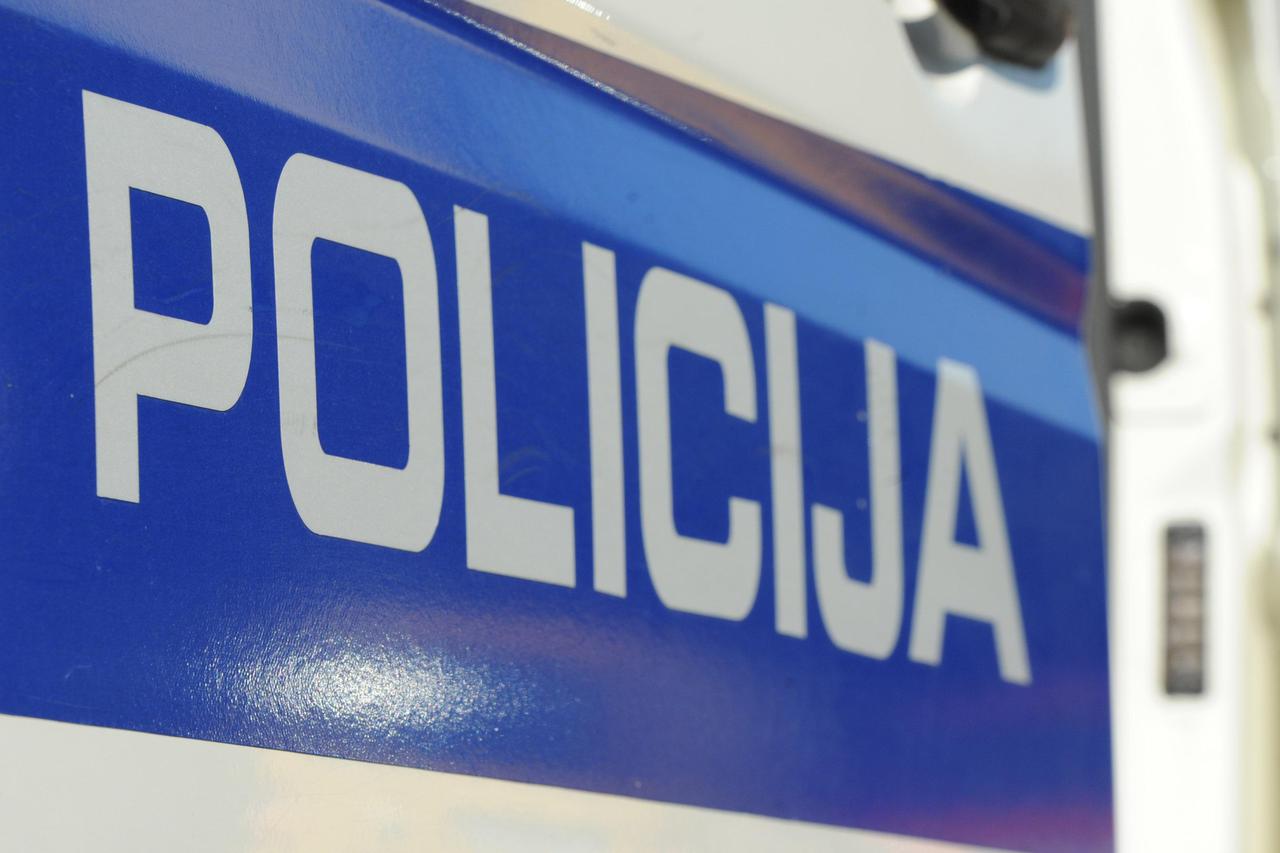 policija