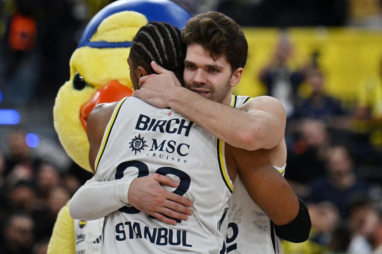 EuroLeague - Fenerbahce v Maccabi Tel Aviv