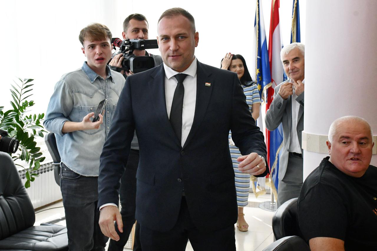 Potpredsjednik Vlade Republike Hrvatske i ministar poljoprivrede, sumarstva i ribarstva David Vlajcic