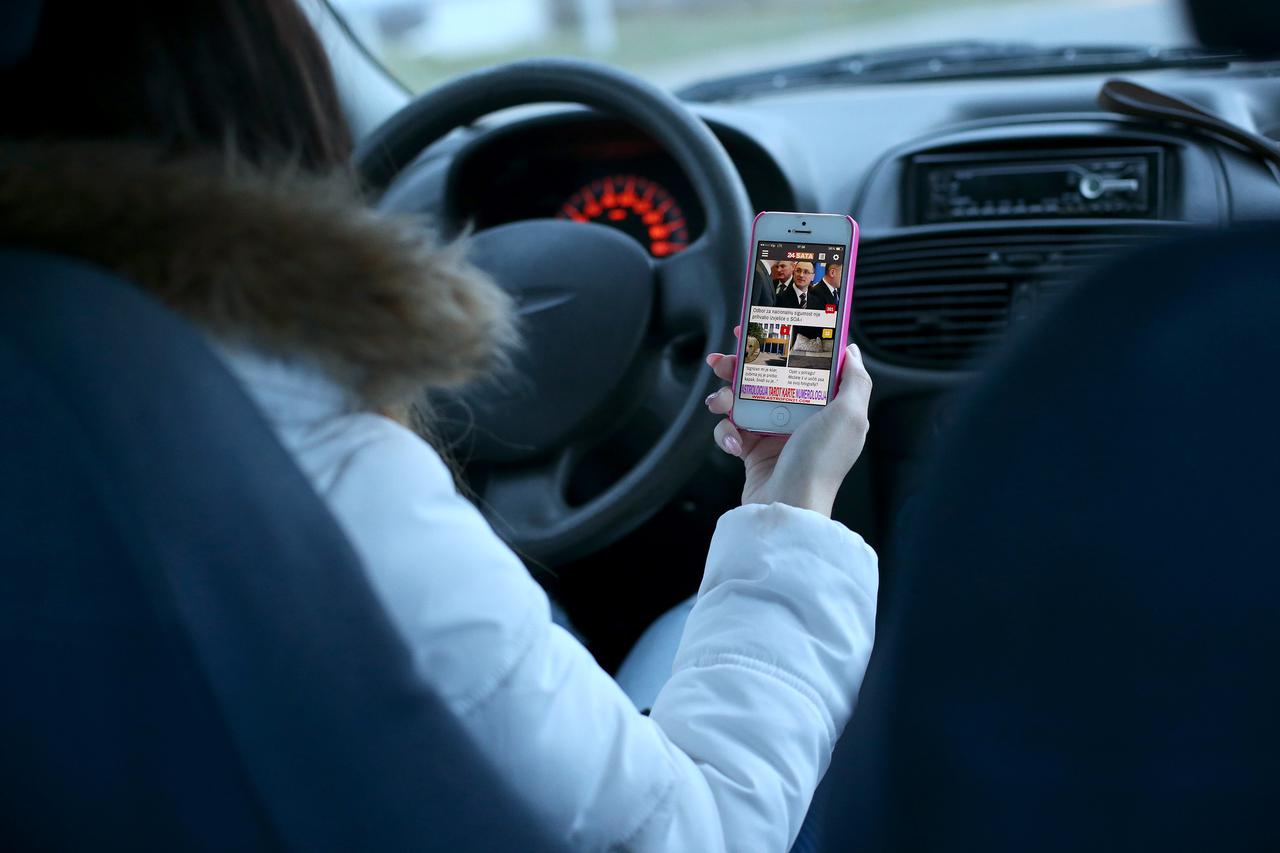 Uporaba mobitela bez hands-free ure?aja tijekom vožnje kažnjiva je u svim europskim zemljama