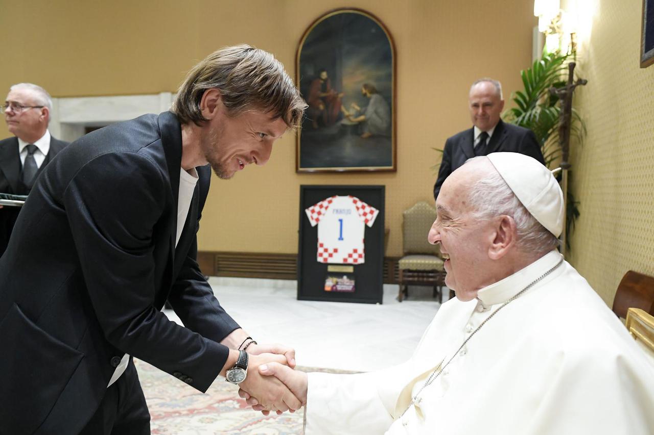 Papa Franjo primio Hrvatsku nogometnu reprezentaciju