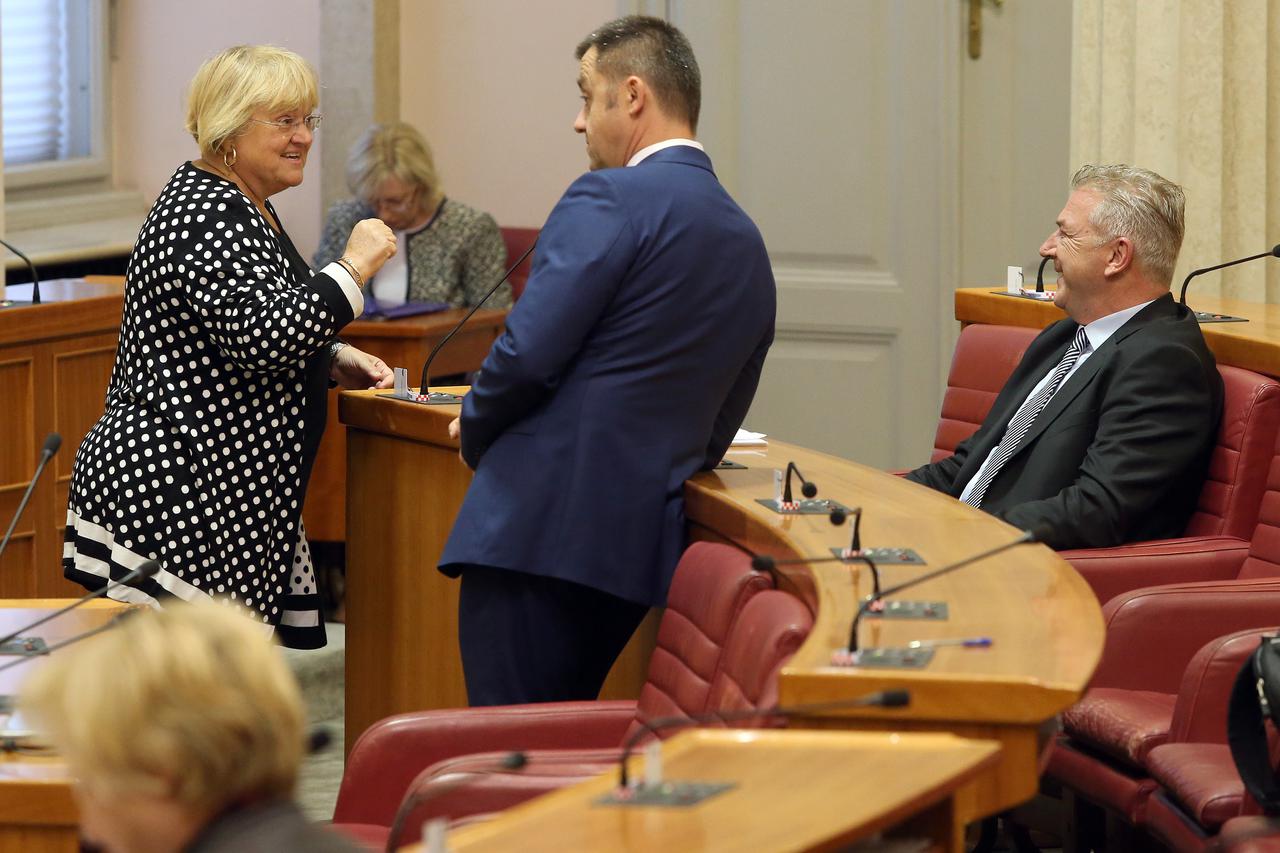 Zagreb: Drugi dan 5. sjednice zastupnici Hrvatskog sabora ponovno su počeli stankama