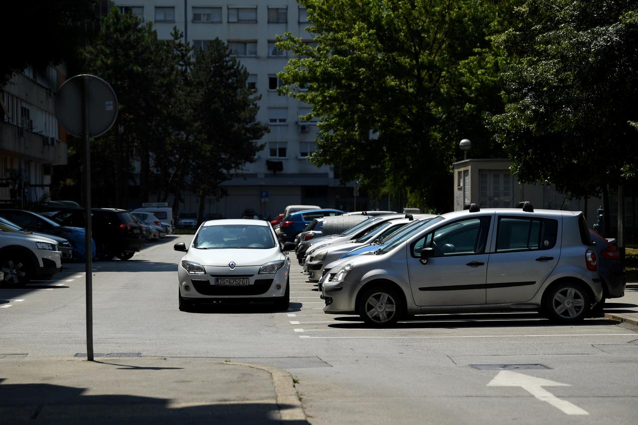 Reportaža o automatima za naplatu parkiranja