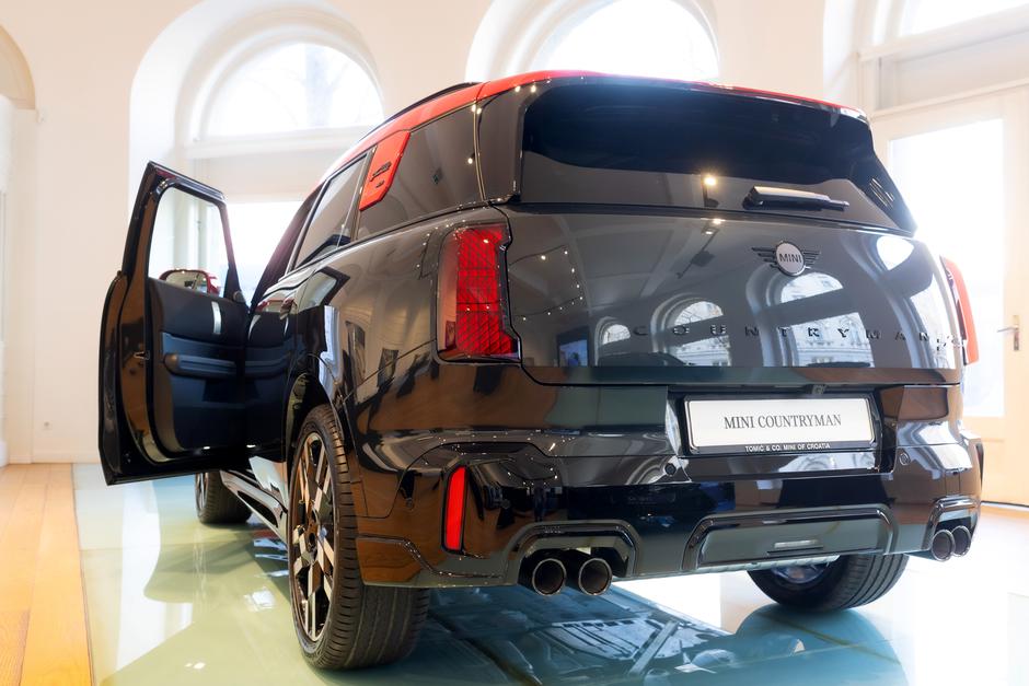 Buntovni BMW X2 i karizmatični MINI Countryman