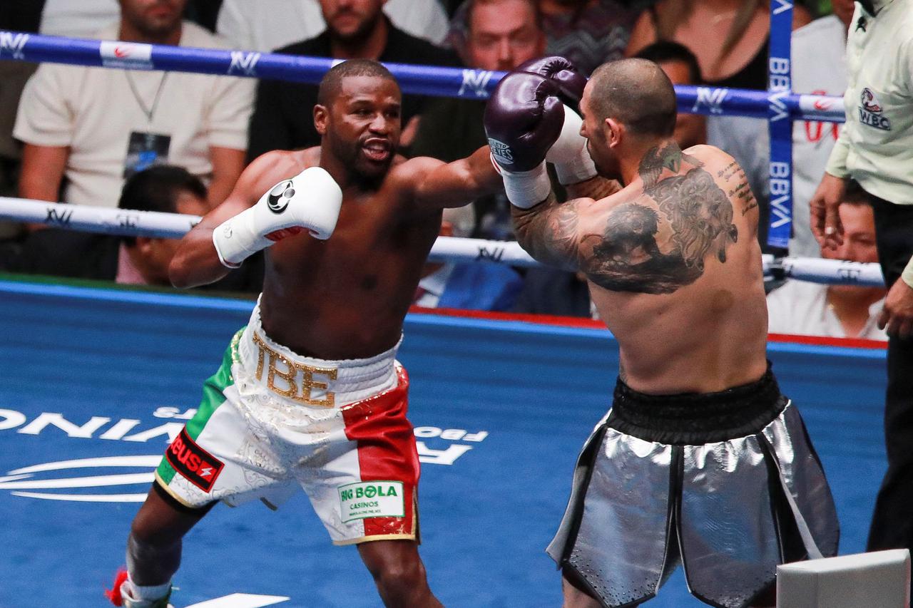 Floyd Mayweather Jr. vs John Gotti III exhibition match at the Arena CDMX, in Mexico City