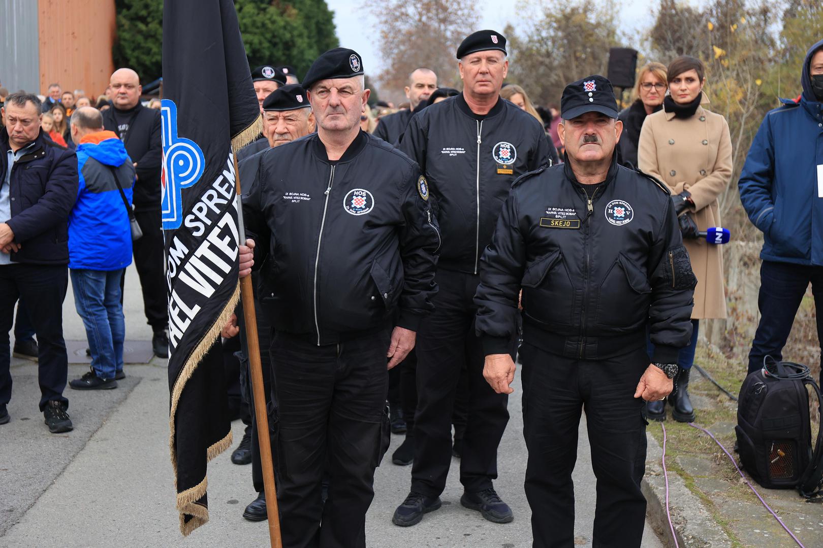 19.11.2021., Vukovar - U Borovo-commercu kod ostataka nekadasnje bolnice i sklonista "Vukovarske majke" odrzao se prigodni program, mimohod i polaganje vijenaca.