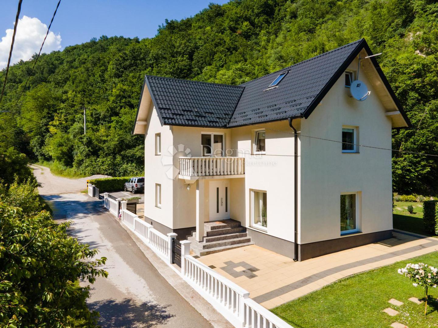 Uz nju dolazi 11.182 metara kvadratnih okućnice