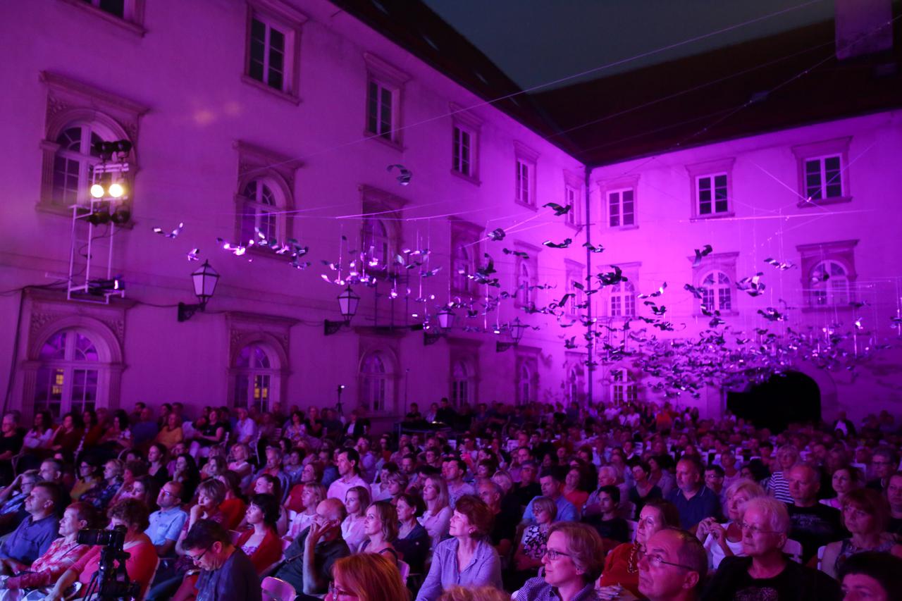 Zagreb: Koncert Maje Posavec u Klovićevim dvorima u sklopu Večeri na Griču