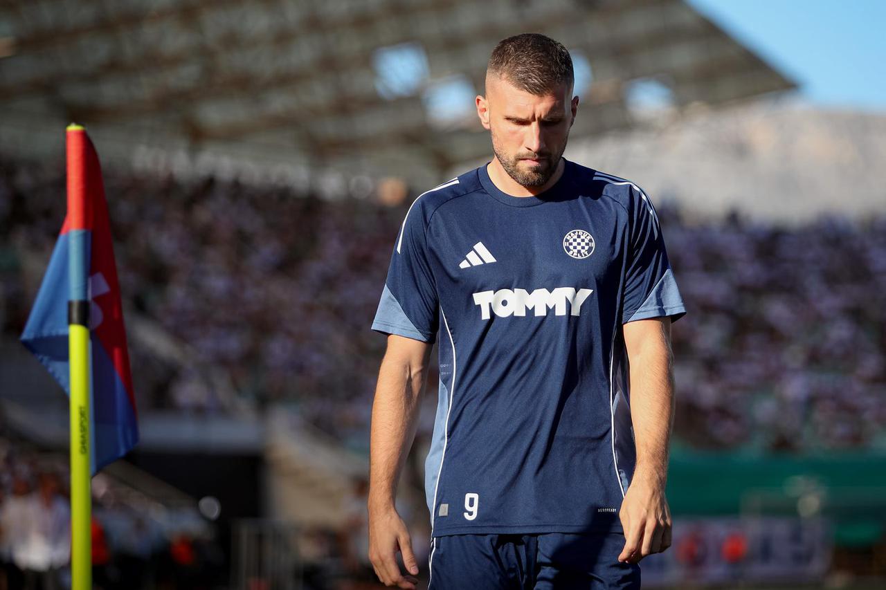 Split: Zagrijavanje igrača uoči utakmice Hajduk i Dinamo 