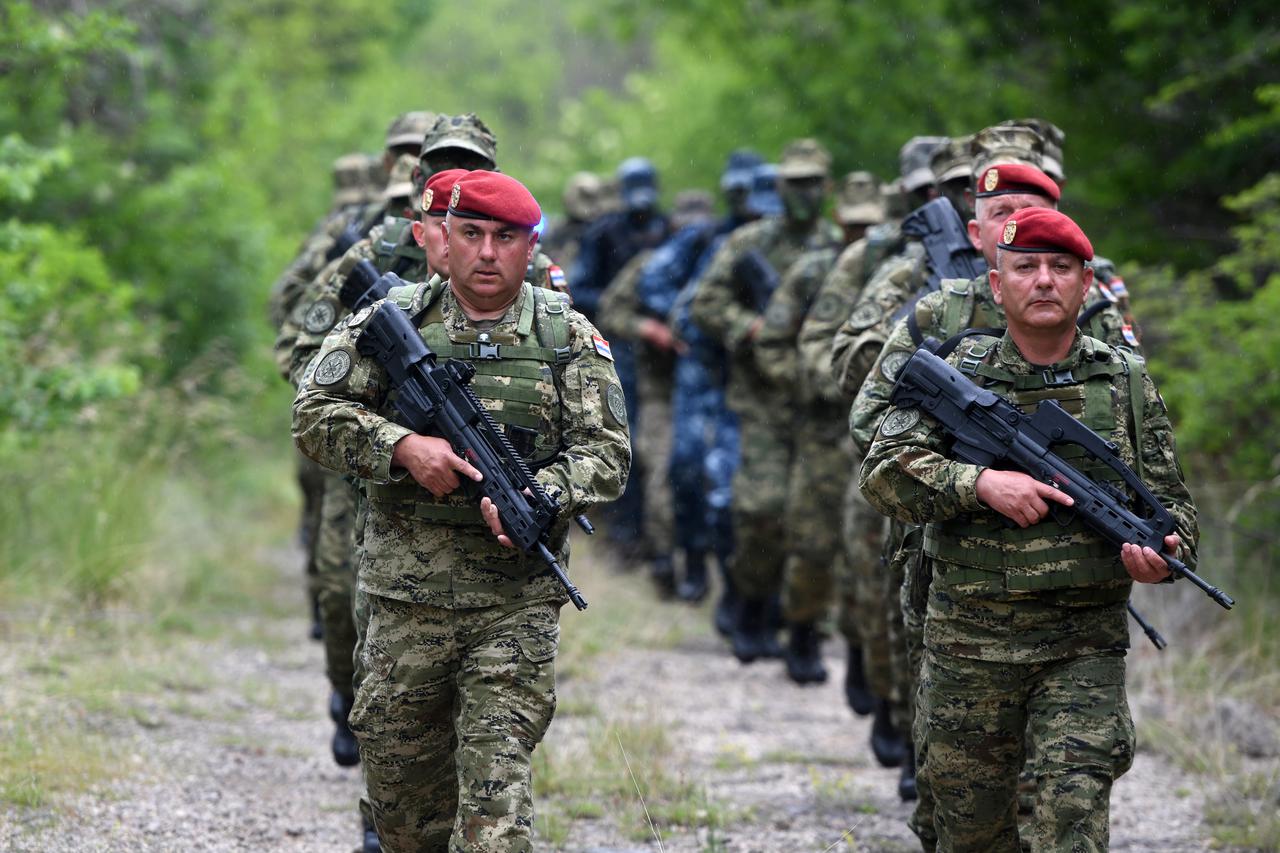 Knin: Završna hodnja polaznika Središta za razvoj vo?a "Marko Babi?"