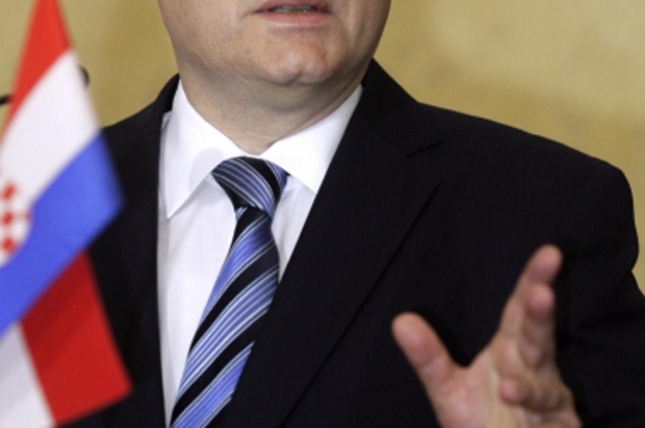 \'Croatia\'s President Ivo Josipovic speaks during a news conference in Tallinn May 26, 2011. Josipovic is on one-day official visit to Estonia. REUTERS/Ints Kalnins (ESTONIA - Tags: POLITICS)\'