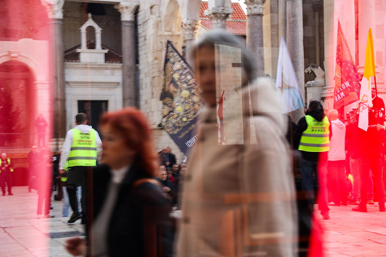 Prva subota u mjesecu rezervirana je za molitelje krunice na trgovima, ove subote najavljena je molitva u 30 hrvatskih gradova. 