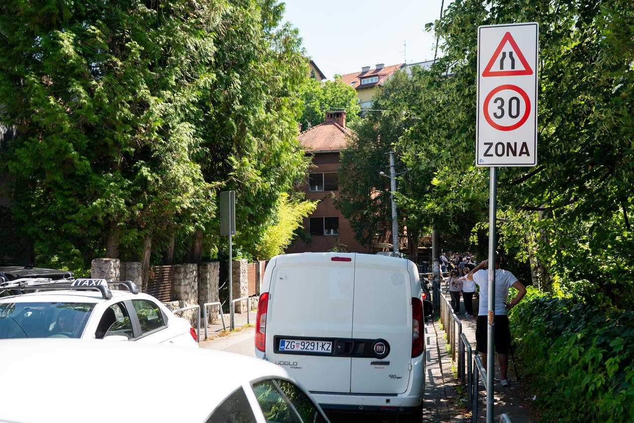 Zagreb: Prosvjed stanovnika ulice Dugi dol zbog prometnog kolapsa i sigurnosti građana