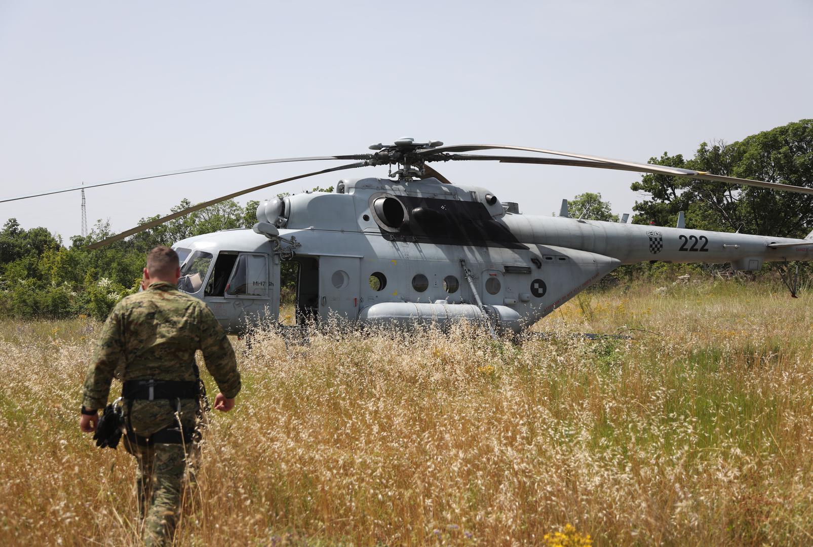 21.06.2023., Pakovo Selo - U kanjonu rijeke Cikole na podrucju Pakova Sela u Sibensko-kninskoj zupaniji srusio se helikopter madjarskih oruzanih snaga koji se u Hrvatskoj nalazi na obuci. Helikopter Oruzanih snaga Helikopter Mi-171 Sh sudjeluje u potrazi. Photo: Dusko Jaramaz/PIXSELL
