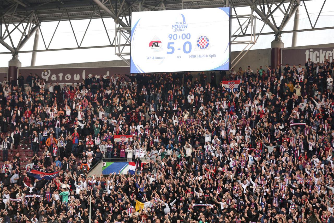 Ženeva: Razočarani igrači Hajduka nakon poraza 5:0 od AZ-a u finalu Lige prvaka mladih