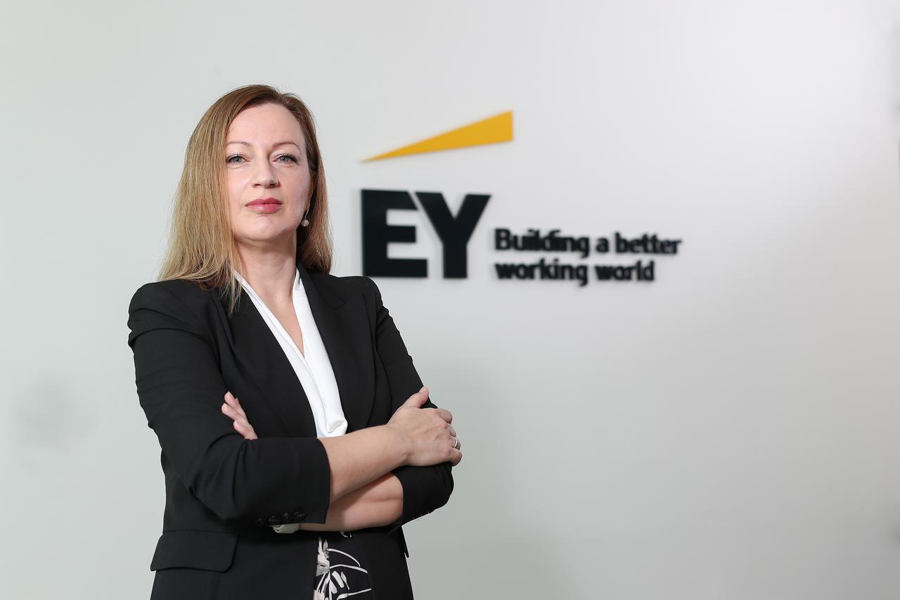 EY
