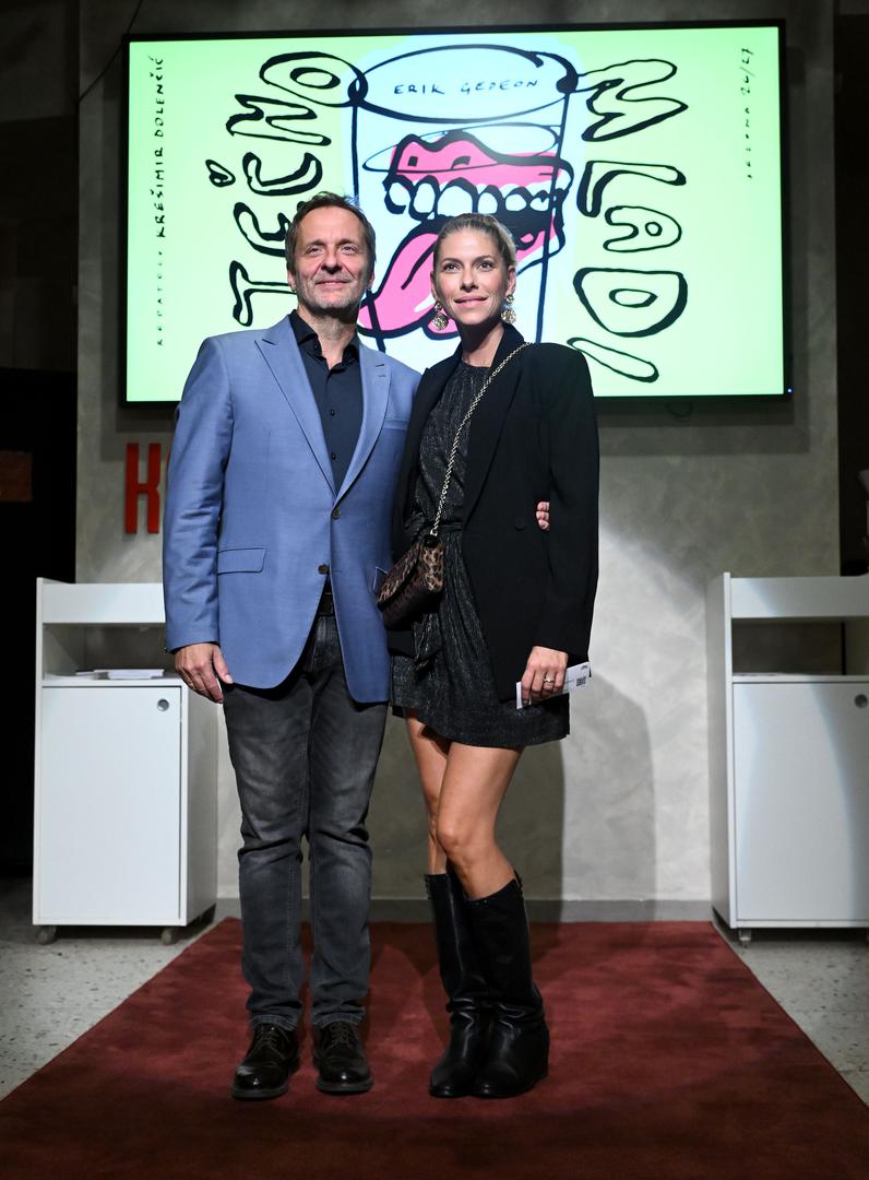 Premijernu večer nije propustila ni zvijezda RTL-ove serije "Divlje pčele" te zagrebačkog HNK-a Jelena Perčin. 
