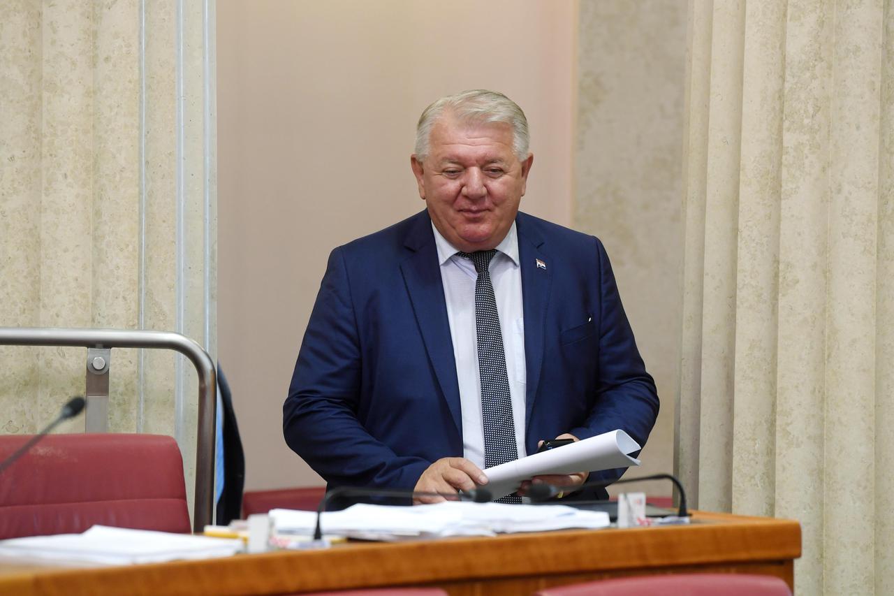 HDZ-ov saborski Josip Đakić pozitivan je na koronavirus, pa će saborsko glasanje obaviti online