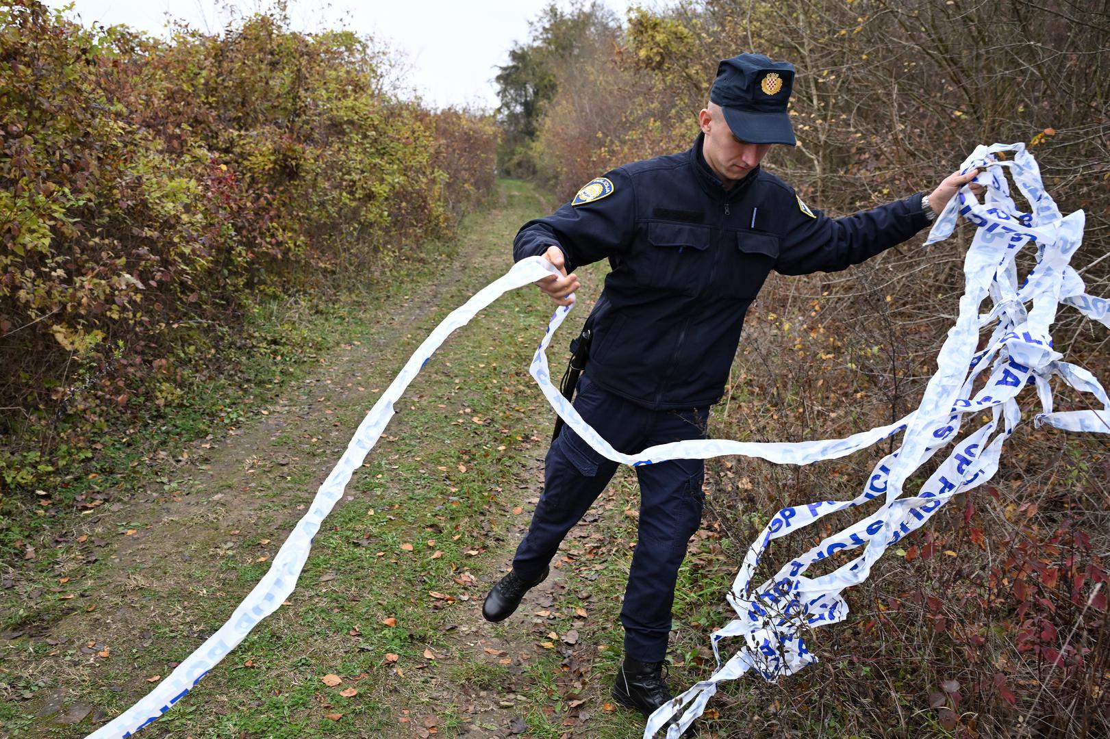 Policija je odmah intervenirala, a osumnjičena se trenutno nalazi pod nadzorom. Na mjestu događaja traje očevid i intenzivna kriminalistička istraga.