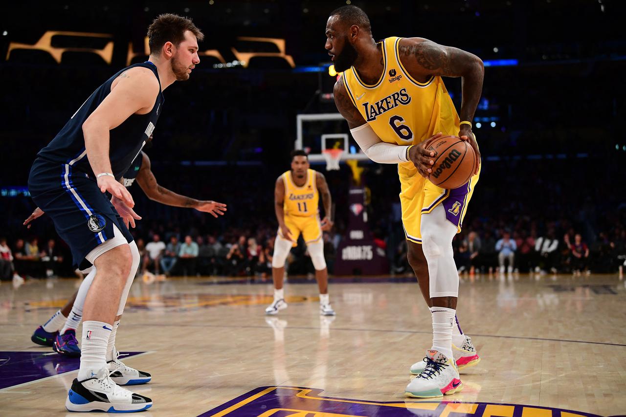 NBA: Dallas Mavericks at Los Angeles Lakers