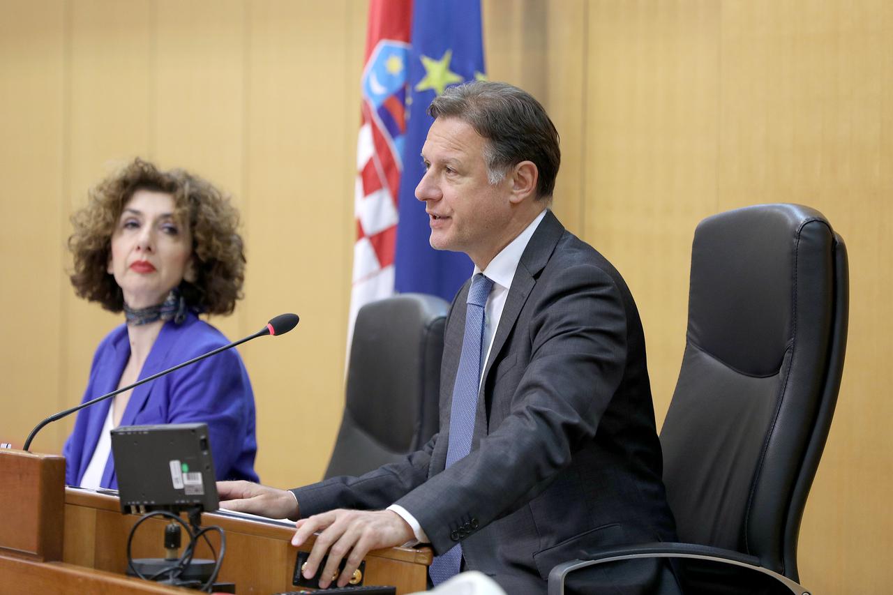 Zagreb: Sabor raspravlja o zakonu o izvanparničnom postupku