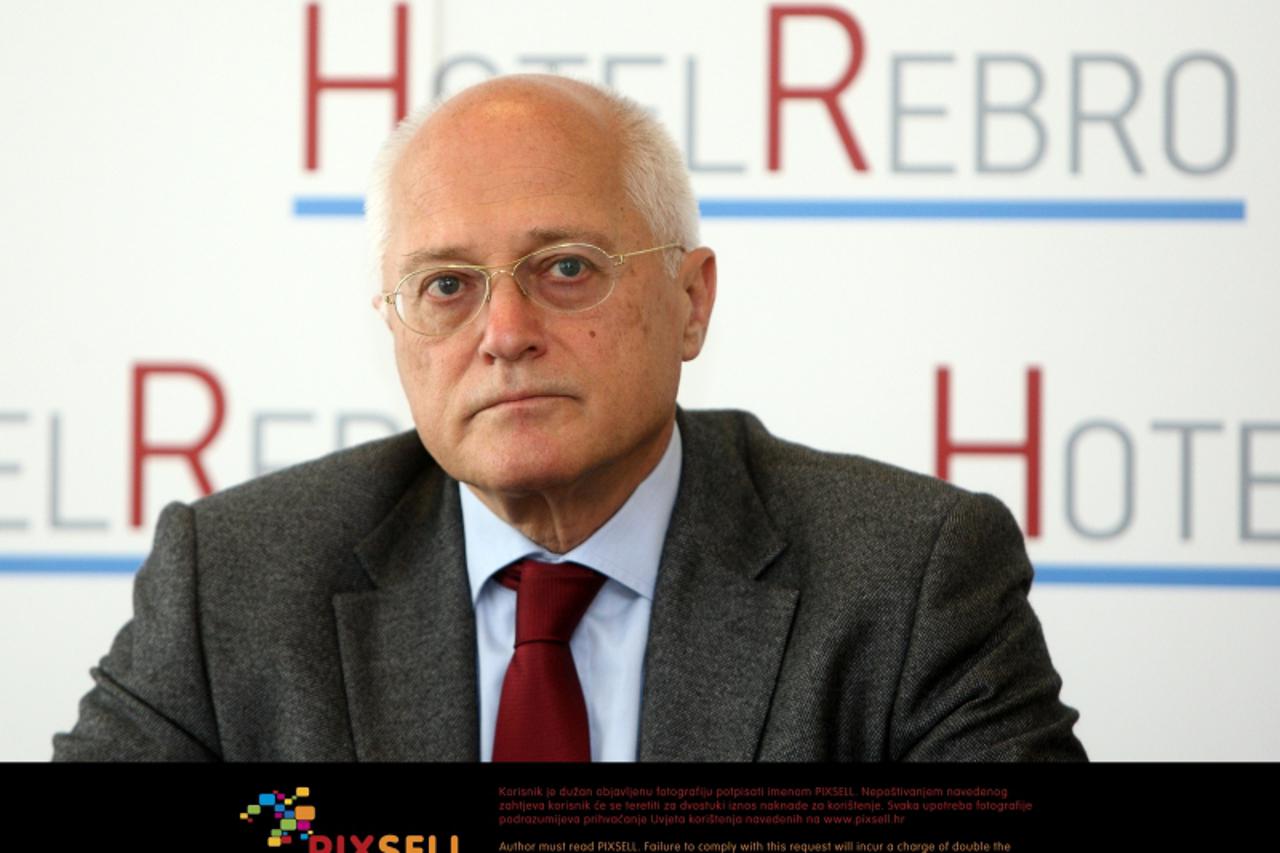 '17.05.2011., Zagreb - Konferencija za medije povodom otvaranja Hotela Rebro, prvog bolnickog hotela u Hrvatskoj odrzana je u Hotelu Rebro. Investitor, Davor Stern Photo: Davor Puklavec/PIXSELL'