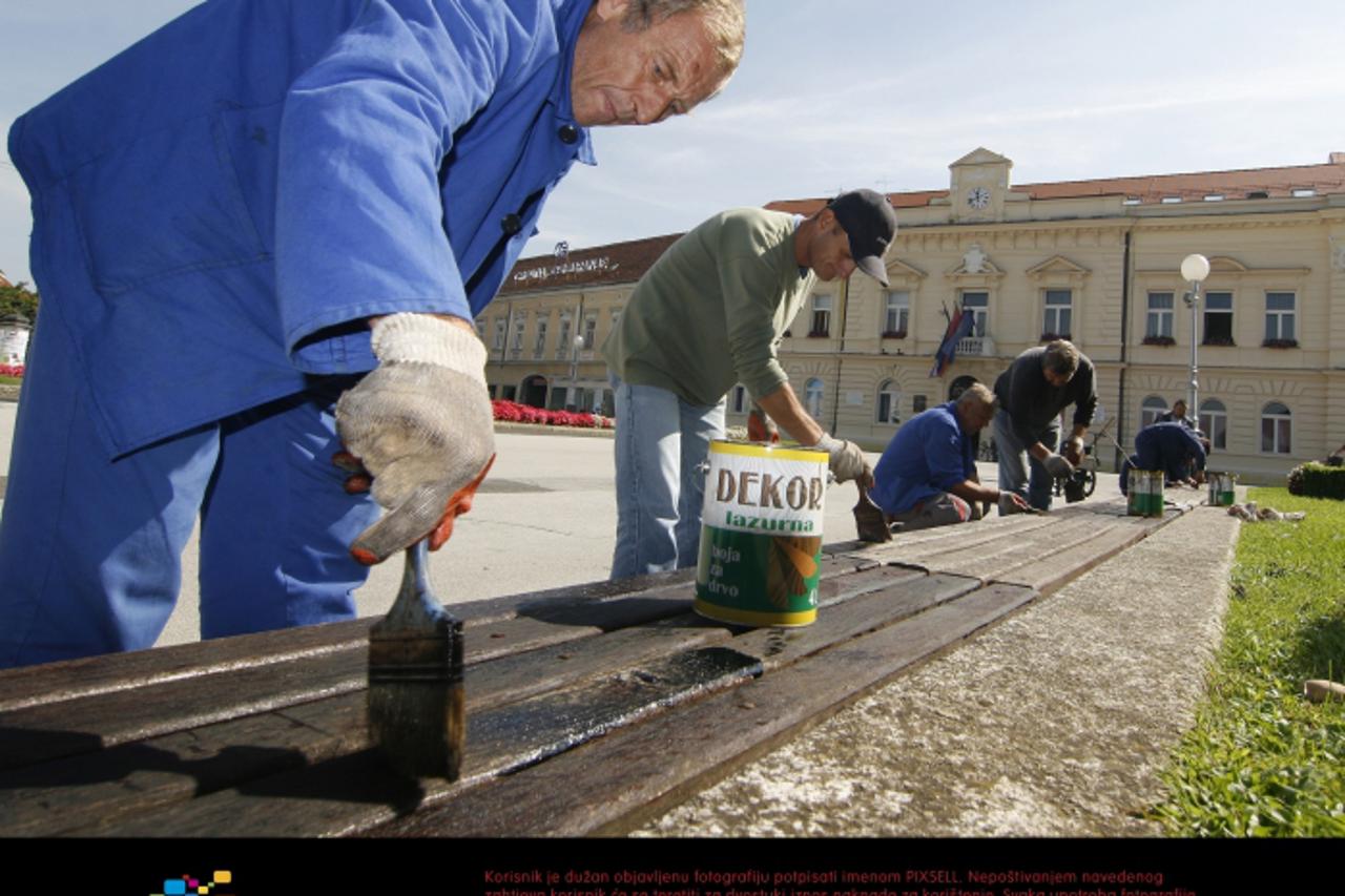 '15.09.2010., Koprivnica - Nezaposleni Koprivnicanci, kojima je gradska uprava javnim radovima osigurala radna mjesta tijekom ljeta, danas su imali posljednji radni dan. Photo: Marijan Susenj/PIXSELL'