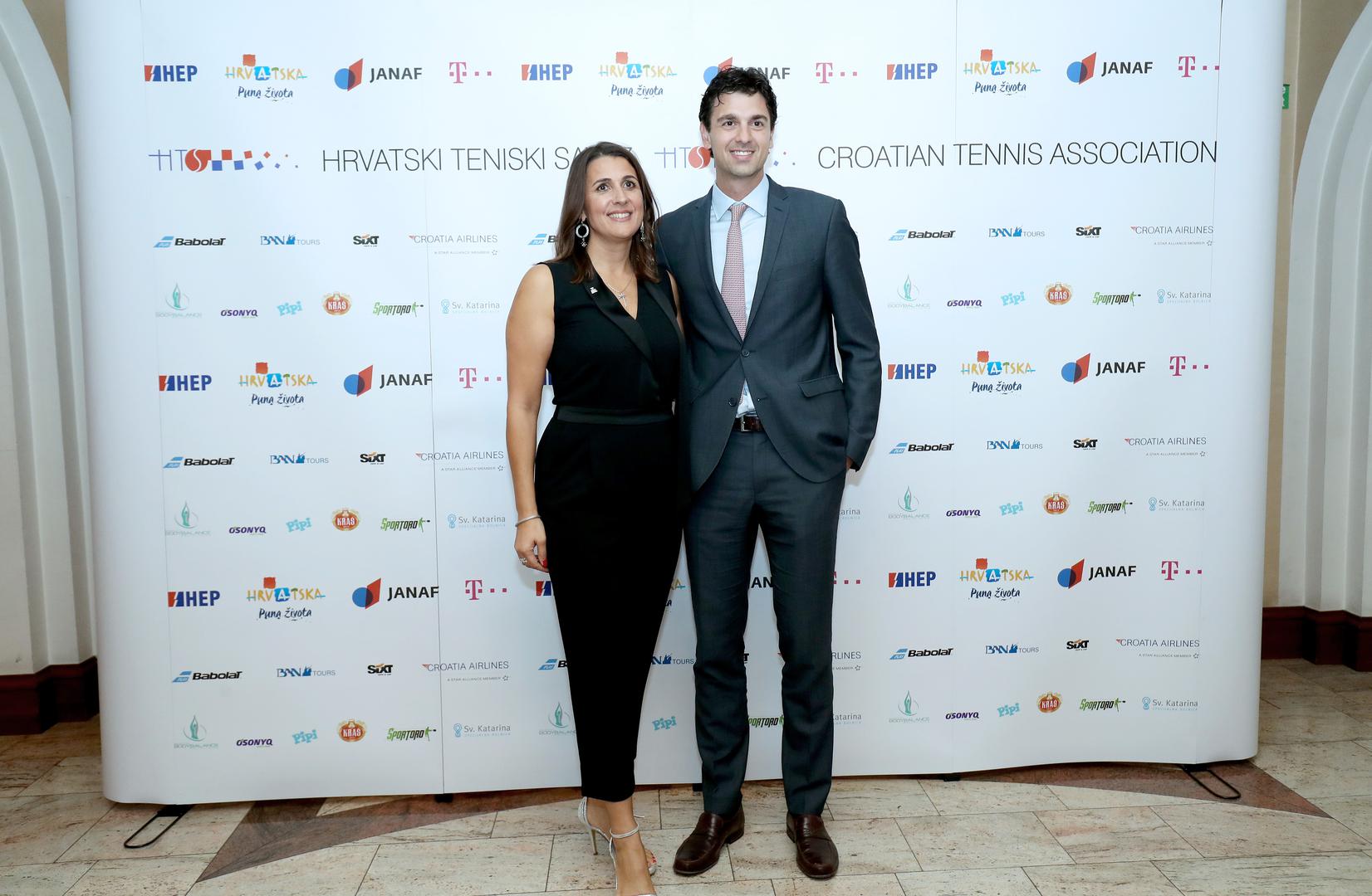 Ivanu Ljubičiću su pripala dva priznanja, jednako kao Mariju Ančiću, za ista ostvarenja: osvajanje brončane medalje na Olimpijskim igrama u Ateni 2004. te kao pobjednicima Davis Cupa 2005. Za trijumf u Davis Cupu iste godine nagrađen je još Ivo Karlović.