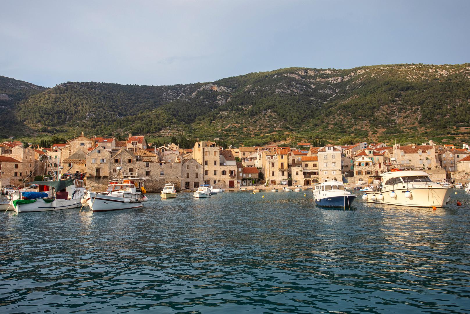 25.07.2021., Komiza, Otok Vis -  Komiza se nalazi na zapadnoj strani otoka Visa u dubokom Komiskom zaljevu. Photo:Davor Javorovic/PIXSELL