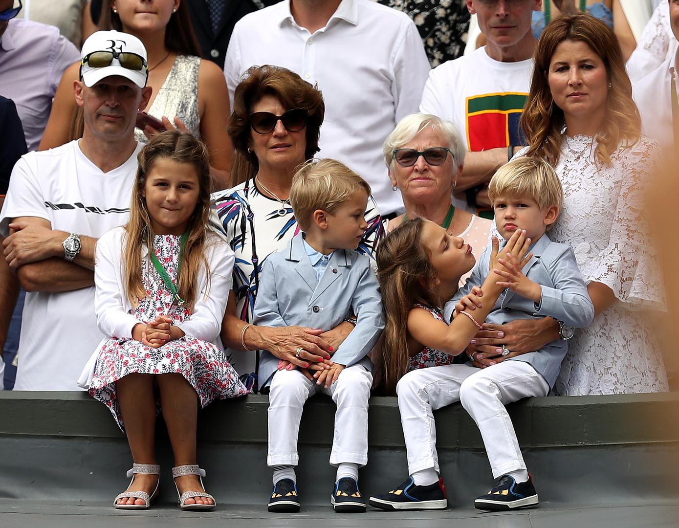 Roger Federer je u wimbledonskom finalu protiv Marina Čilića imao podršku cijele obitelji. U svečanoj loži su osim roditelja i supruge Mirke bili i njihovi blizanci.