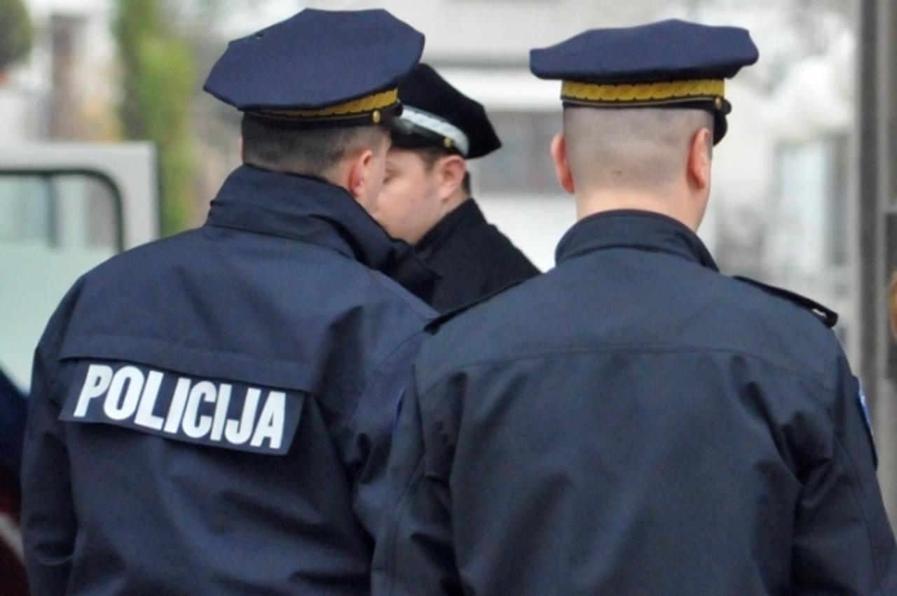 'policija1_Pixsell_Crn_0_Arh'