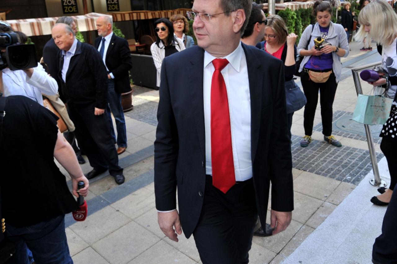 '28.04.2012., Zagreb - Iblerov trg sjednica glavnog odbora SDP-a. Zoran Milanovic.  Photo: Marko Lukunic/PIXSELL'
