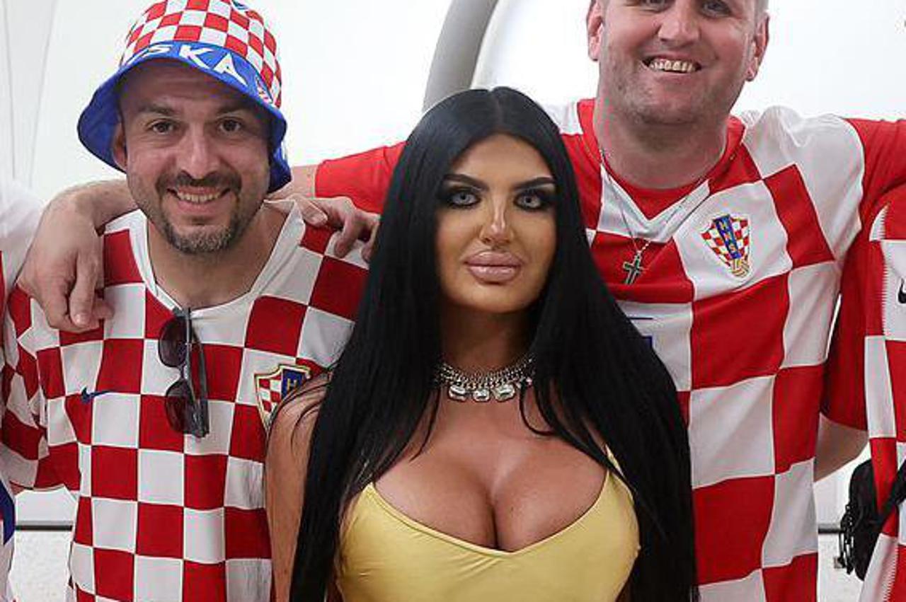 KATAR 2022 - Djevojka zanimljivog izgleda zasjenila navijače u kockastim dresovima