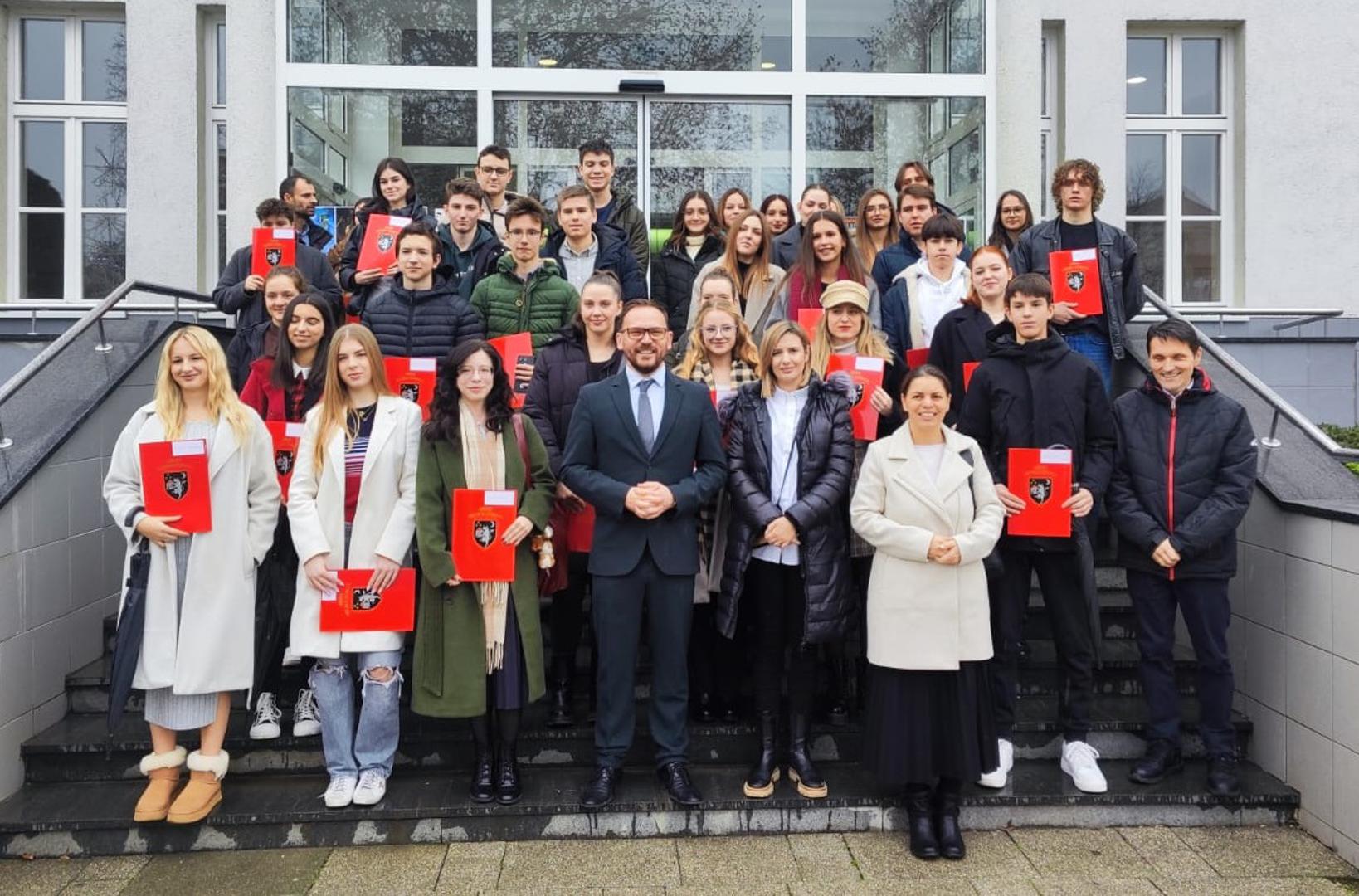 Učeničke i studentske stipendije