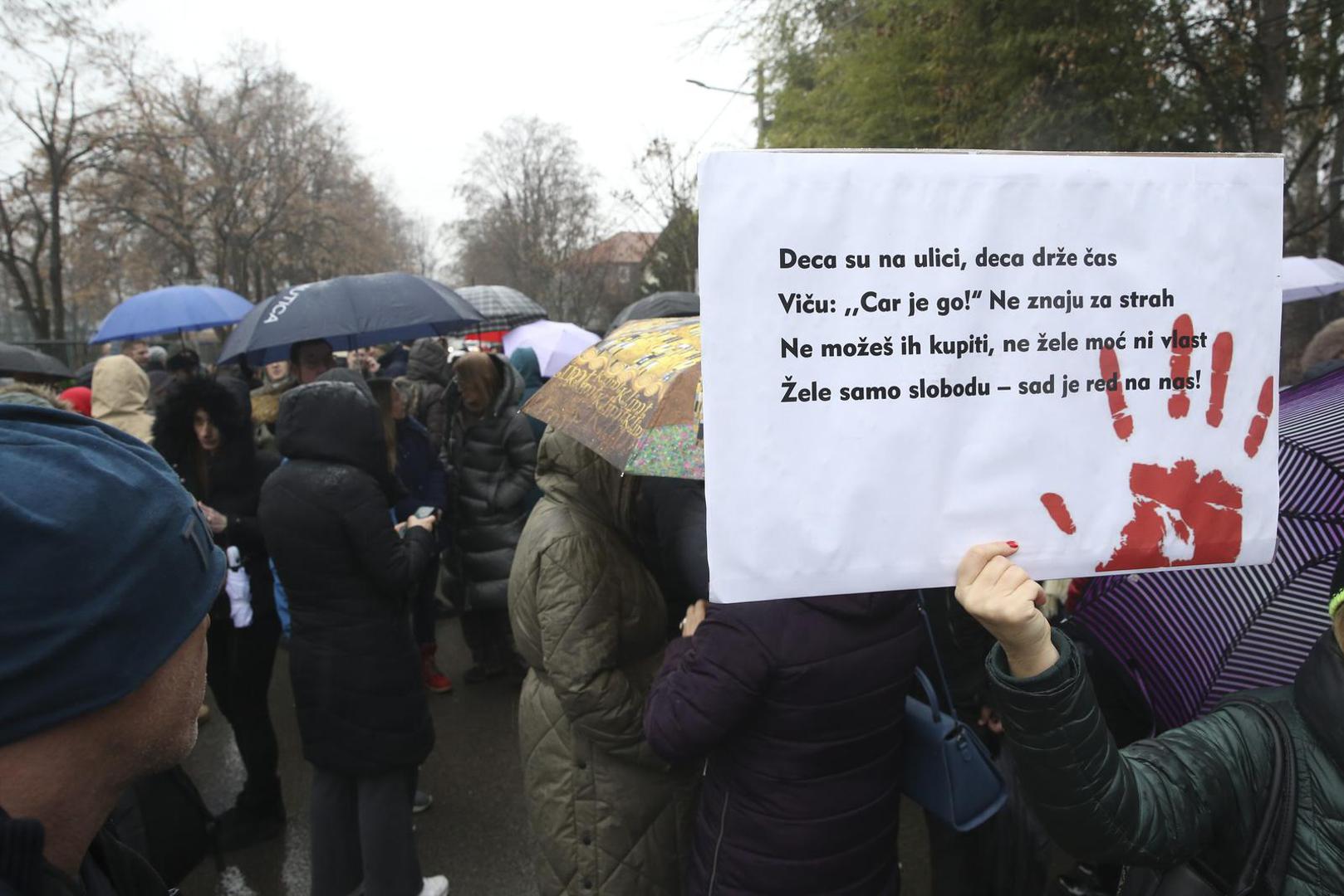 24, January, 2025, Belgrade - Support from parents and former students for teachers at the "Djura Danicic" Elementary School. Photo: F.S./ATAImages24, januar, 2025, Beograd - Podrska roditelja i bivsih djaka nastavnicima OS "Djura Danicic". Photo: F.S./ATAImages Photo: F.S./ATAImages/PIXSELL