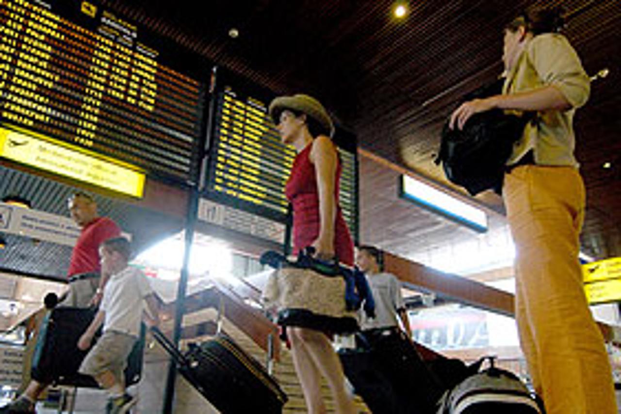 Putnički terminal zračne luke star je, a putnika je sve više 