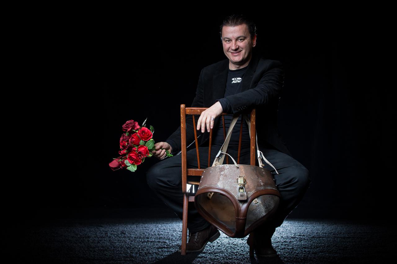 Boris Svrtan je i  redatelj Šoljanove "Romase o tri ljubavi" koja je večeras premiejrno na sceni Gavelle