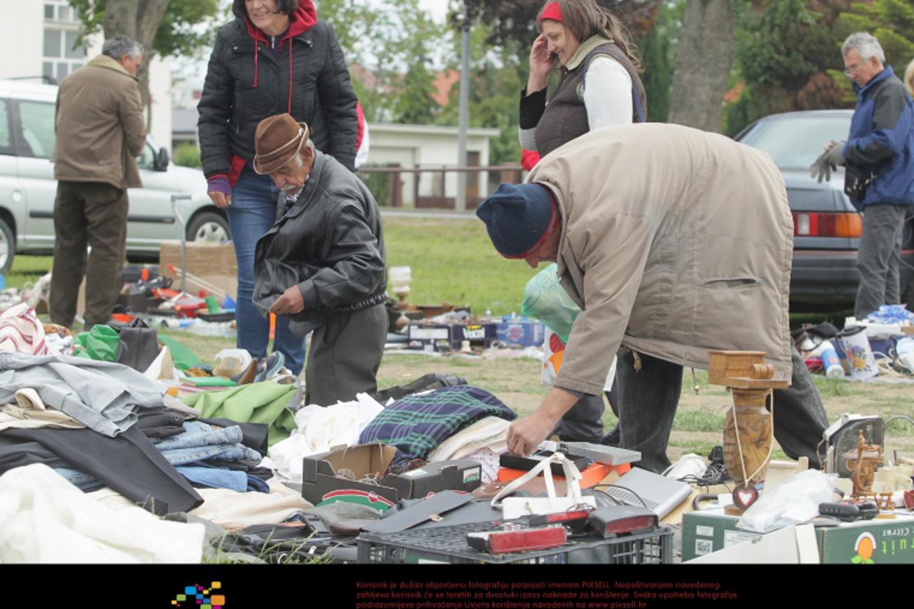 '14.05.2012., Koprivnica - Sajam ponedjeljkom na gradskom sajmistu. Ilustracija.  Photo: Marijan Susenj/PIXSELL'