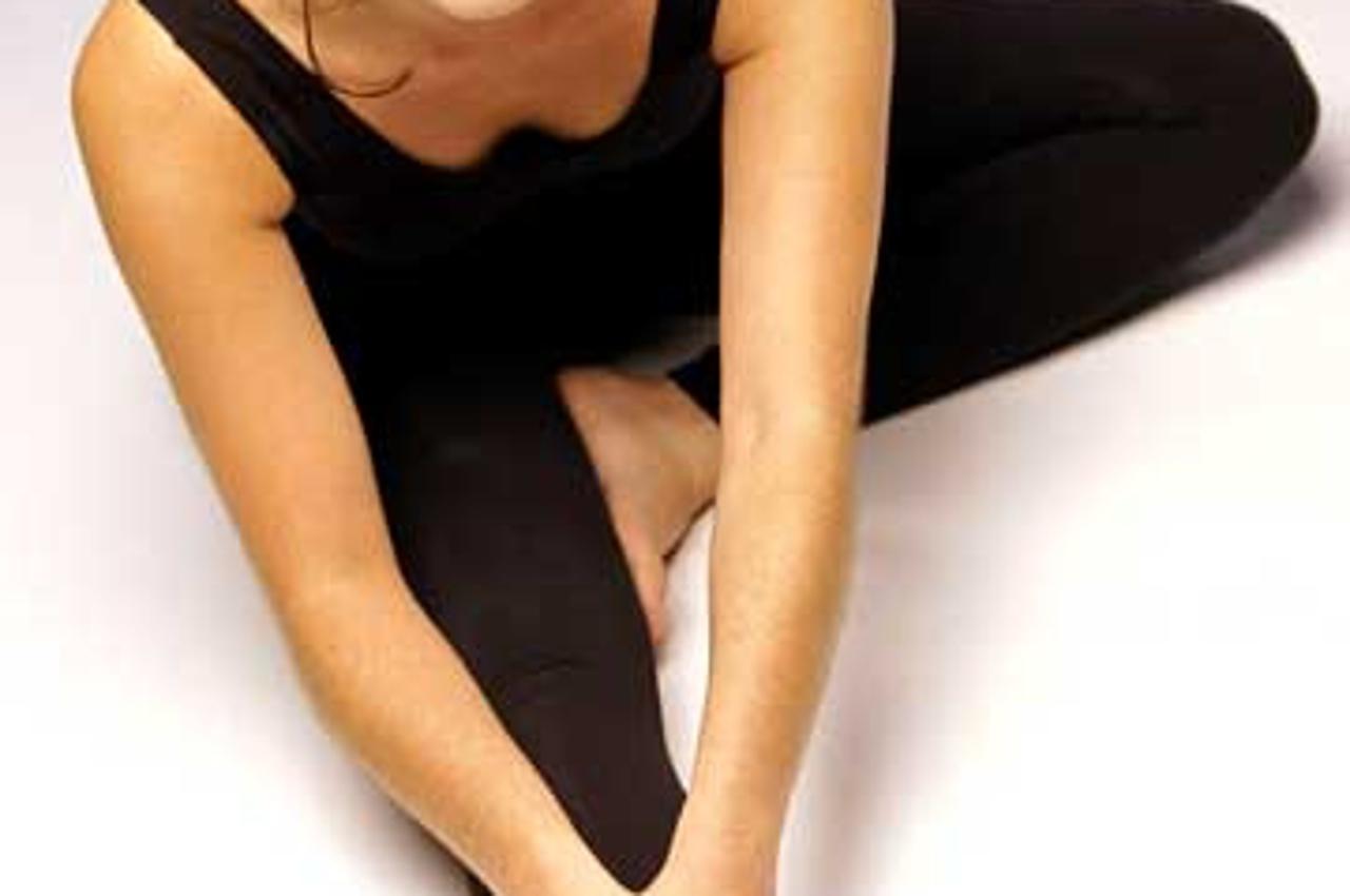 'vjezbanje tjelovjezba pilates noge zena'